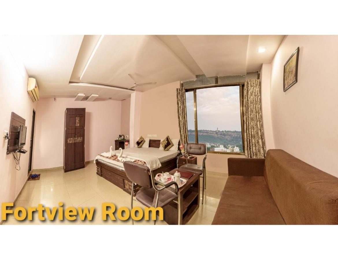 Hotel Shivam Fort View, Chittorgarh Zewnętrze zdjęcie